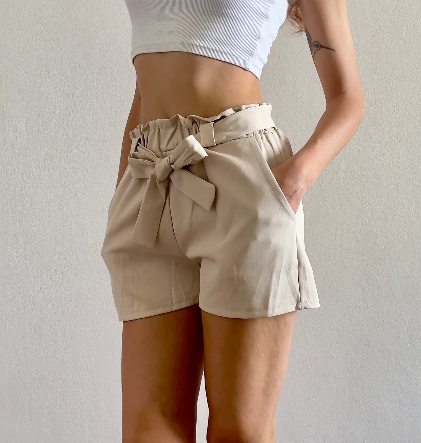 SHORT CINTURA NODO BEIGE