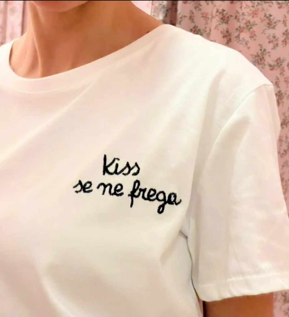 TSHIRT "KISS SE NE FREGA"